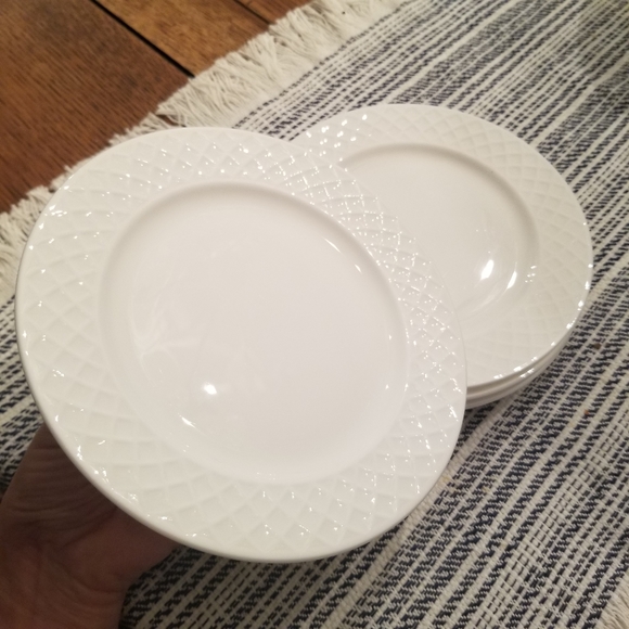 Mikasa Trellis White Appetizer Plates - Picture 5 of 6